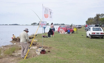 Concurso de pesca organizado por el Centro Empleados de Comercio Imagen de la nota: Concurso de pesca organizado por el Centro Empleados de Comercio