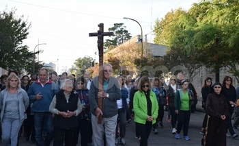 Imagen de la nota:  Este año el Vía Crucis será en auto