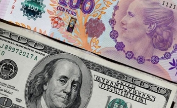 Imagen de la nota: El dólar oficial cerró a $62,93 y el blue superó los $69