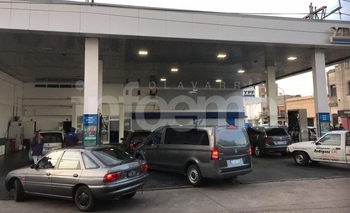 Imagen de la nota: YPF y Axion aumentaron el precio de los combustibles 