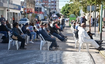 Imagen de la nota: Jubilados y pensionados del IPS cobrarán medio aguinaldo completo