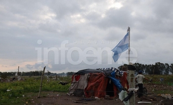 La situación de los vecinos a un mes de la toma Imagen de la nota: La situación de los vecinos a un mes de la toma