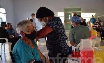 Este sábado se aplicaron 231 vacunas contra el Covid Imagen de la nota: Este sábado se aplicaron 231 vacunas contra el Covid