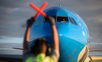 Llegó un decimotercer vuelo con 765.545 dosis Imagen de la nota: Llegó un decimotercer vuelo con 765.545 dosis