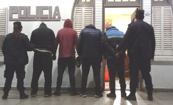 Entraron a robar a Cerro Negro y la policía los sorprendió Imagen de la nota: Entraron a robar a Cerro Negro y la policía los sorprendió