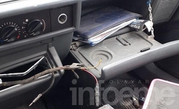 Le robaron el stereo a un vecino del Barrio Pickelado Imagen de la nota: Le robaron el stereo a un vecino del Barrio Pickelado