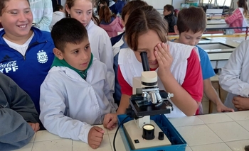 Imagen de la nota: Divulgación científica: taller de microorganismos