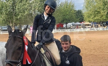 Imagen de la nota: Jinetes y amazonas del “Bata” compitieron en Trenque Launquen