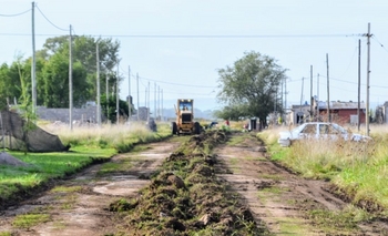 Imagen de la nota: Avanza la apertura de una calle en el Barrio Villa Mailén