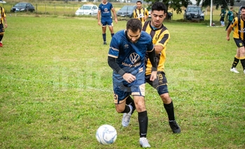 Imagen de la nota: Colonias y Cerros: a pesar del mal clima, se jugó una nueva fecha