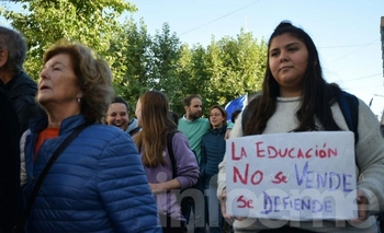 Imagen de la nota: Marcha universitaria: el miércoles habrá paro en escuelas bonaerenses