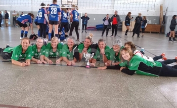 Imagen de la nota: Debutaron Las Lobas en Laprida y jugaron en Mariano Moreno