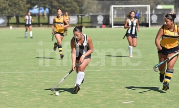 Imagen de la nota:  Hockey: las Damas del “Bata” fueron locales