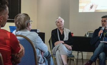 Imagen de la nota: Se presentó el libro “Fantasmas acá en este mundo” en el Centro Cultural 