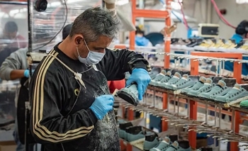 Imagen de la nota: John Foos cierra su planta para importar desde China