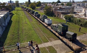 Imagen de la nota: Con tanques y camionetas, pasó el tren para el Ejercicio Kekén