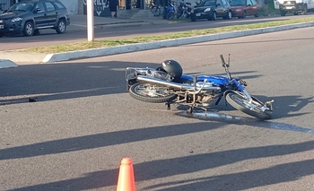 Imagen de la nota: Una motociclista herida tras una colisión con un auto