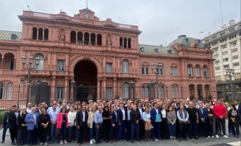 Imagen de la nota: Nafta, obras y fondos: los tres ejes del reclamo de los intendentes a Caputo
