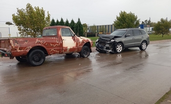 Imagen de la nota: Intentó esquivar una bicicleta, la embistió y terminó chocando de frente