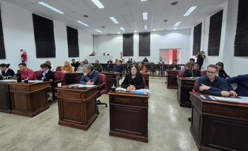 Imagen de la nota: El Concejo Deliberante aprobó por mayoría un aumento del agua del 120%