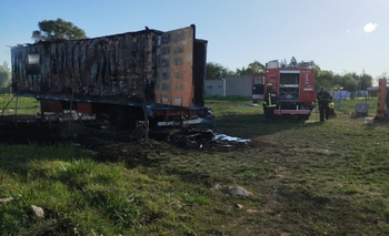 Imagen de la nota: Pérdidas totales en un incendio, que podría haber sido intencional