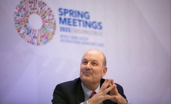 Imagen de la nota: Sturzenegger quiere dejar 150 empleados en el SMN