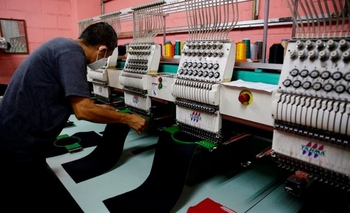 Imagen de la nota: Se agrava la crisis en la industria textil: cayó 33% la producción 