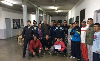 Imagen de la nota: Profesores e internos de la Unidad 38 recibieron sus diplomas