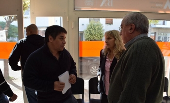 Imagen de la nota: Pese a que Ola Bus abonó los sueldos el paro continúa