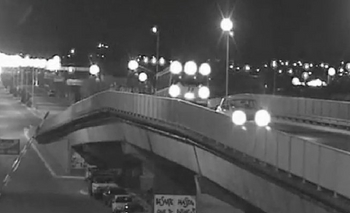 Imagen de la nota: Alcoholizado, dejó un auto arriba del puente y salió corriendo