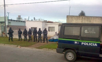 Imagen de la nota: Allanan vivienda y secuestran elementos tras el ataque en Villa Mailín