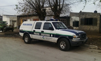 Imagen de la nota: Roban una vivienda y queman un auto en una casa vecina