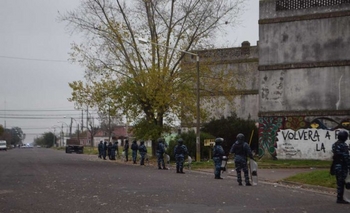 Imagen de la nota: Detienen a dos hermanos por las usurpaciones en barrio Independencia