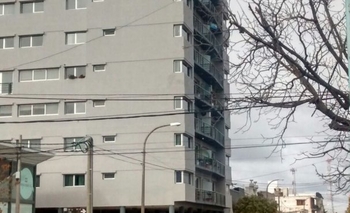 Imagen de la nota: Bomberos acudió a edificio para prevenir voladura de chapa
