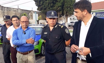 Galli entregó más móviles policiales Imagen de la nota: Galli entregó más móviles policiales