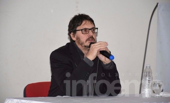 Imagen de la nota: Pigna: “El pasado permite entender el presente”