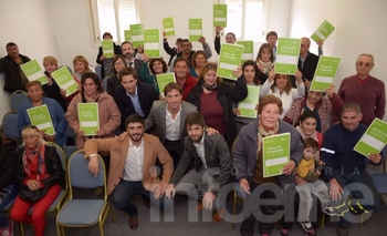 Imagen de la nota:  El Municipio entregó 23 escrituras 