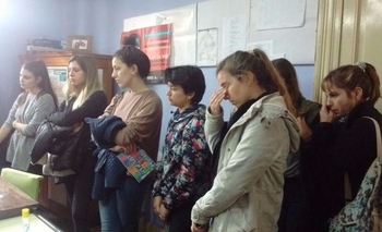 Estudiantes se manifestaron por no comenzar clases Imagen de la nota: Estudiantes se manifestaron por no comenzar clases