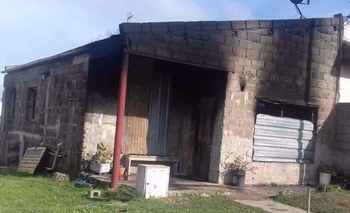 Arduo trabajo de Bomberos en dos incendios de viviendas Imagen de la nota: Arduo trabajo de Bomberos en dos incendios de viviendas