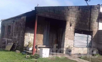 Imagen de la nota: Arduo trabajo de Bomberos en dos incendios de viviendas