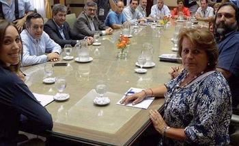 La Provincia y los gremios docentes negocian acuerdo en charlas informales Imagen de la nota:  La Provincia y los gremios docentes negocian acuerdo en charlas informales