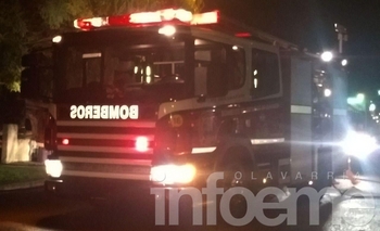 Imagen de la nota: Bomberos trabajaron tras el incendio de una vivienda 