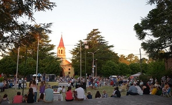 Imagen de la nota: Se abrió la inscripción para el Desfile del 25 de mayo