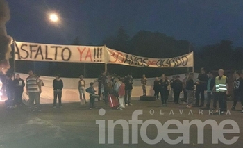 Imagen de la nota: Vecinos de barrio AOMA vuelven a cortar la autopista