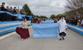 Imagen de la nota: Continúa la inscripción para el Desfile del 25 de mayo