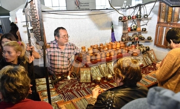 Feria de artesanos en el Salón Rivadavia Imagen de la nota: Feria de artesanos en el Salón Rivadavia