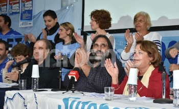 Gremios solicitan paritarias a través de carta documento Imagen de la nota: Gremios solicitan paritarias a través de carta documento