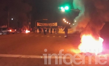 Imagen de la nota: Vecinos de barrio AOMA cortaron la Autopista