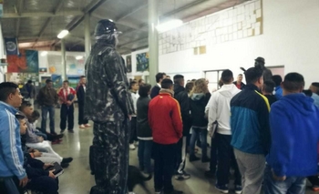 Imagen de la nota: Las estatuas vivientes se presentaron en la Unidad 38