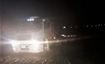 Se encajó en camino rural y lo infraccionaron  Imagen de la nota: Se encajó en camino rural y lo infraccionaron